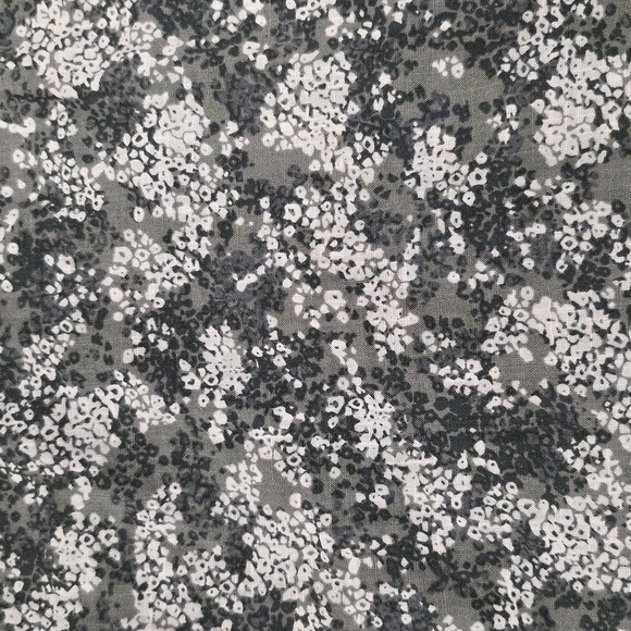 a.n.a -Floral Green and White Women's Top. Size S - Picture 2 of 6